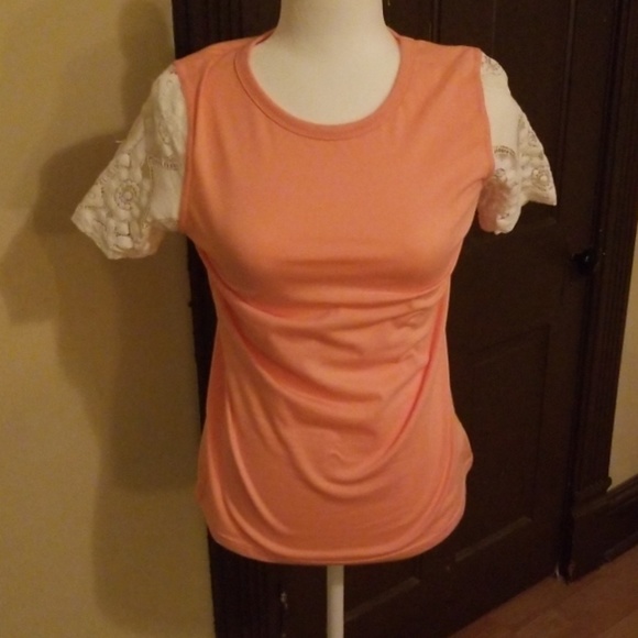 ** SOLD** AA Coral Lace sleeve tee - Picture 4 of 4